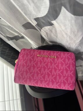 Michael Kors Pink  Zip Wallet
